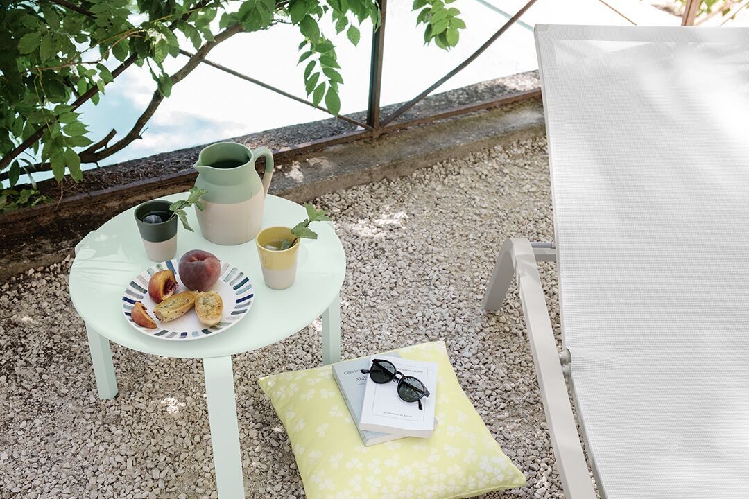 Table-basse-Alize-coussin-outdoor-Trefle-Fermob